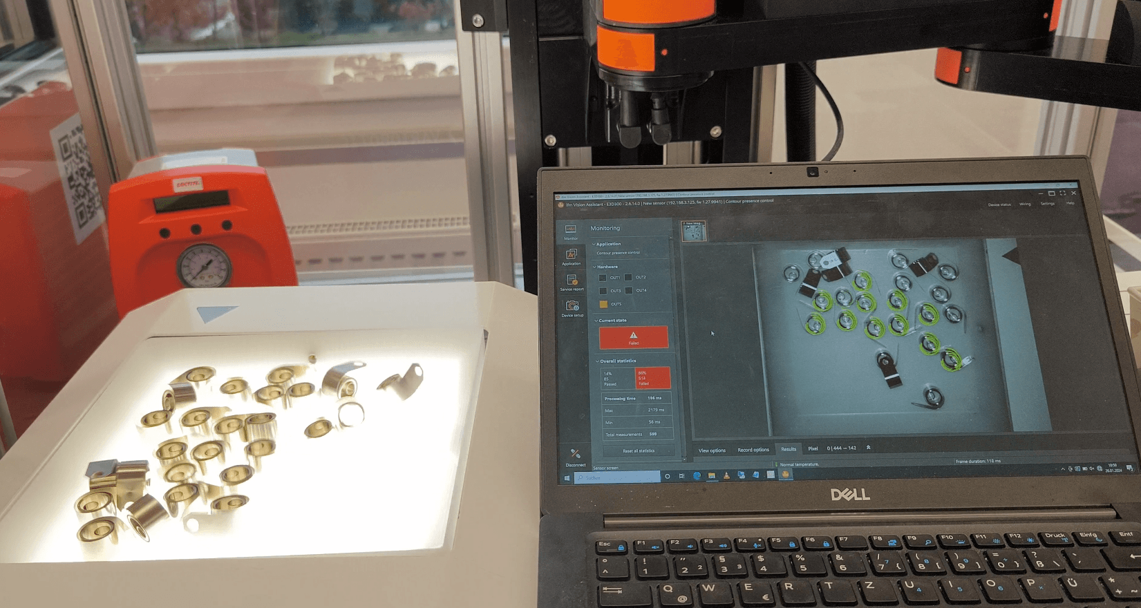 Kamerabasierte Bauteilevereinzelung mit 2D Kamerasystem und Vibrationsplatte 